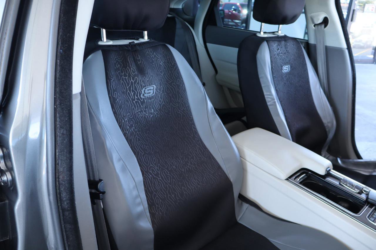 Used 2017 Jaguar XF Premium image 41