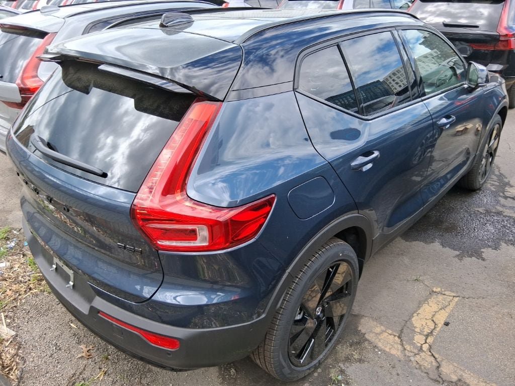 New 2026 Volvo XC40 B5 Ultra w/ Protection Package Premier AWD/4WD image 5