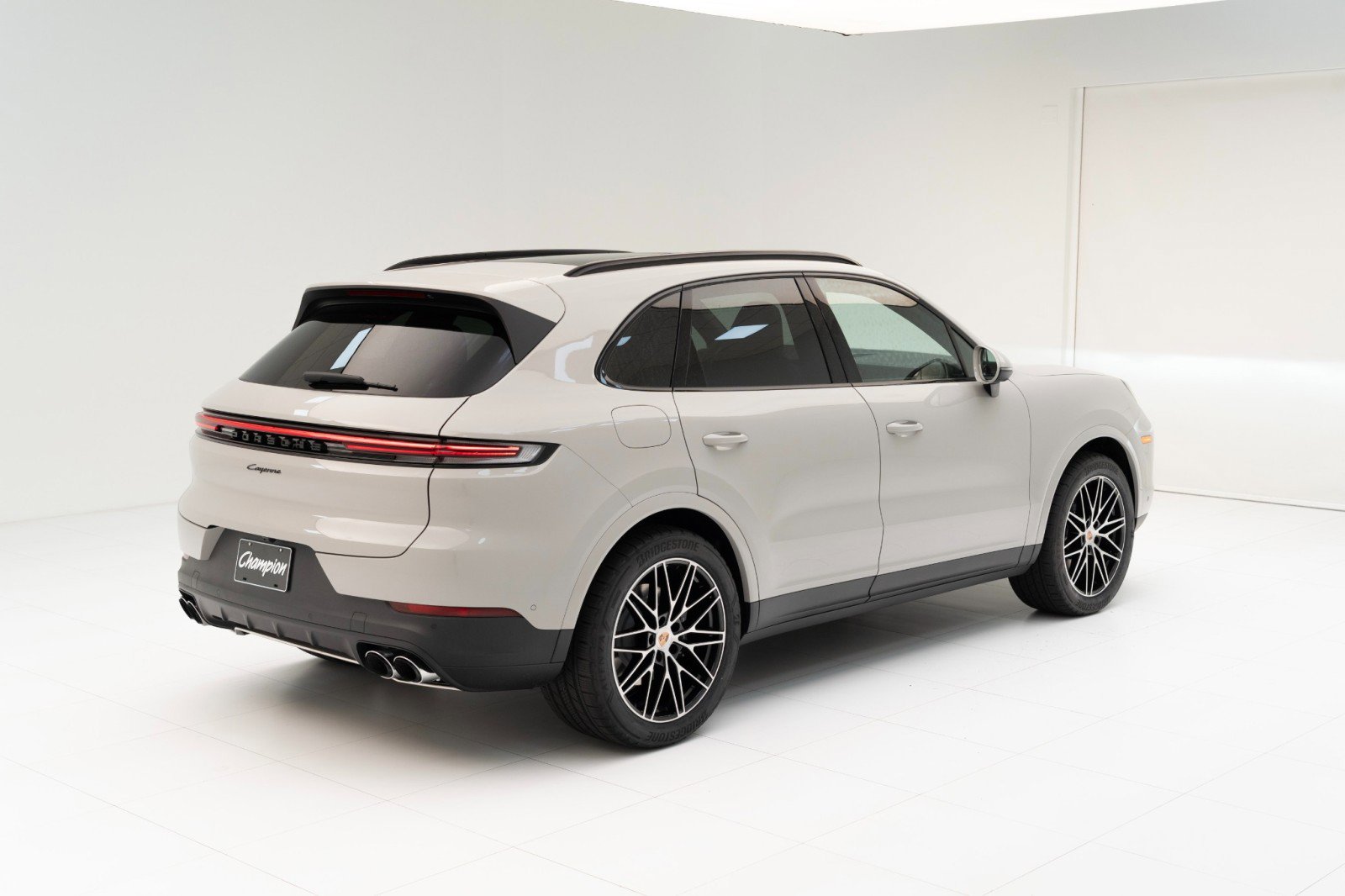 New 2025 Porsche Cayenne image 9
