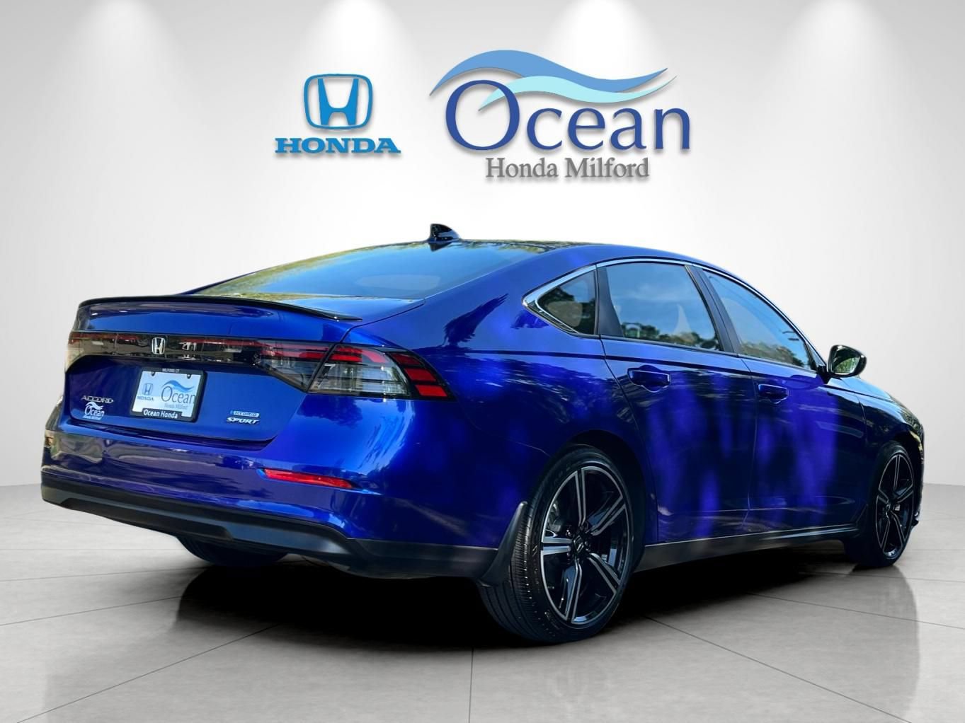 Used 2025 Honda Accord Sport image 3