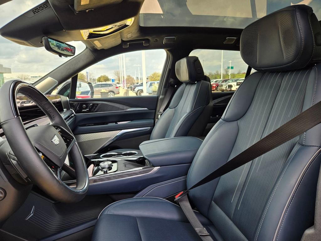 Certified 2025 Cadillac Escalade IQ Luxury 2 w/ LPO, Premium Carpet Package image 27