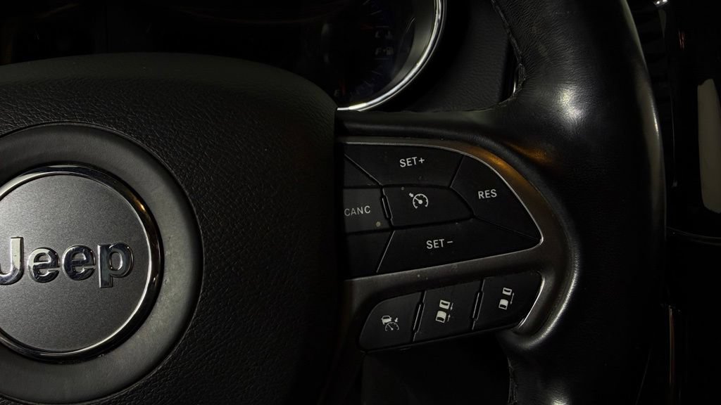 Used 2021 Jeep Grand Cherokee Limited AWD/4WD image 19