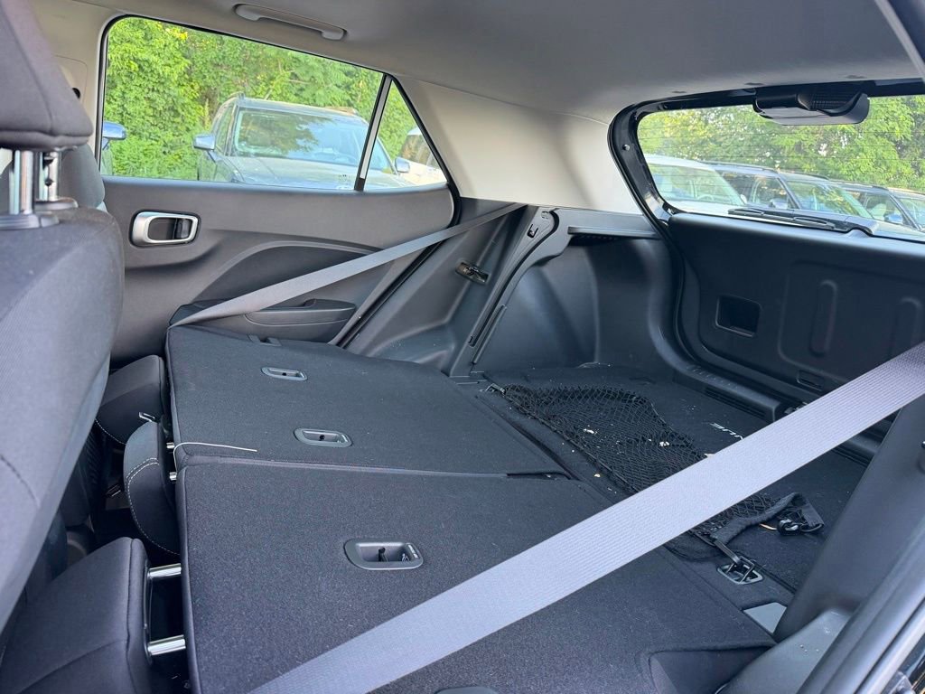Used 2023 Hyundai Venue SEL w/ Cargo Package FWD image 33