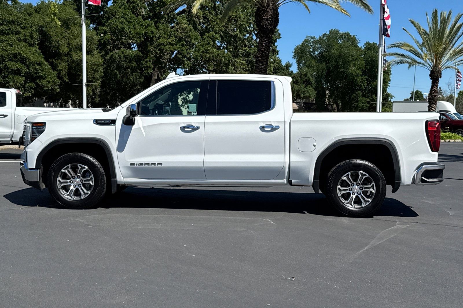 Used 2024 GMC Sierra 1500 SLT image 6