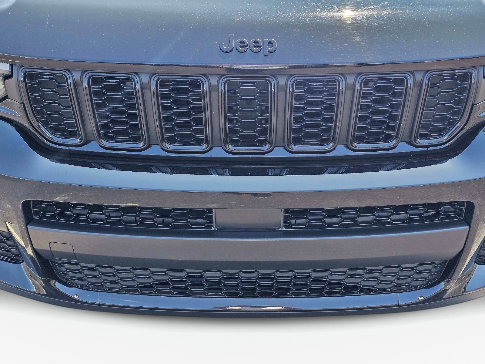 Used 2024 Jeep Grand Cherokee L Laredo RWD image 3
