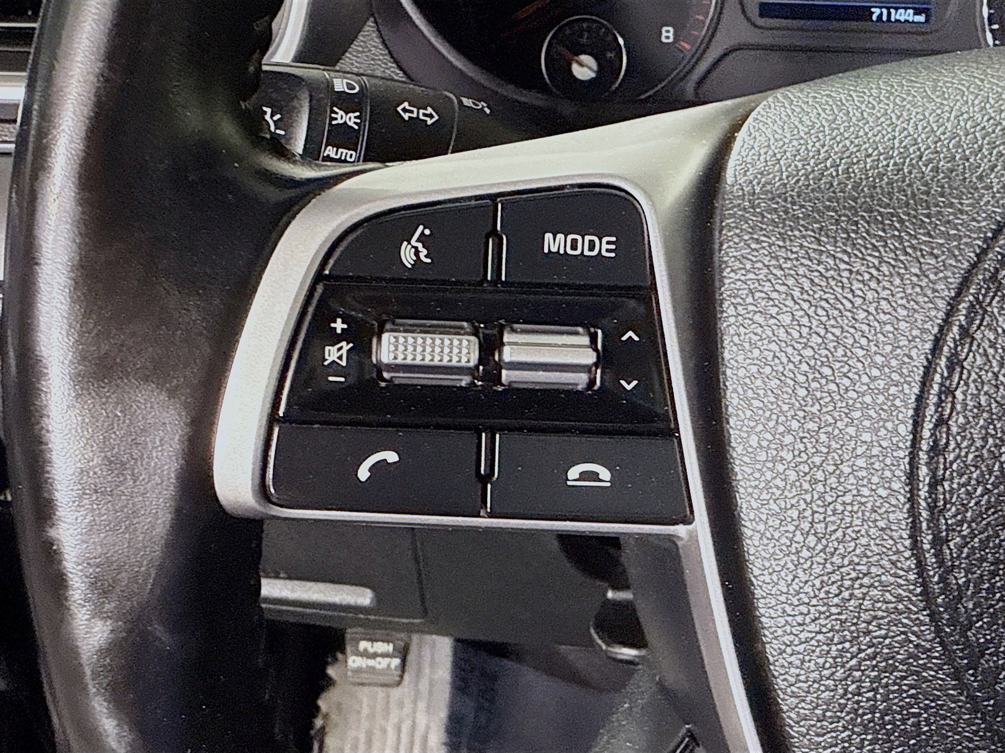 Used 2020 Kia Sorento LX w/ LX I4 Convenience Package image 14