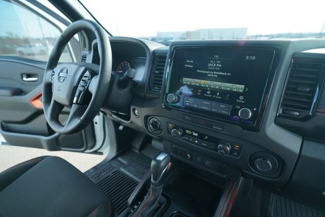 Used 2024 Nissan Frontier PRO-4X w/ Technology Package image 30