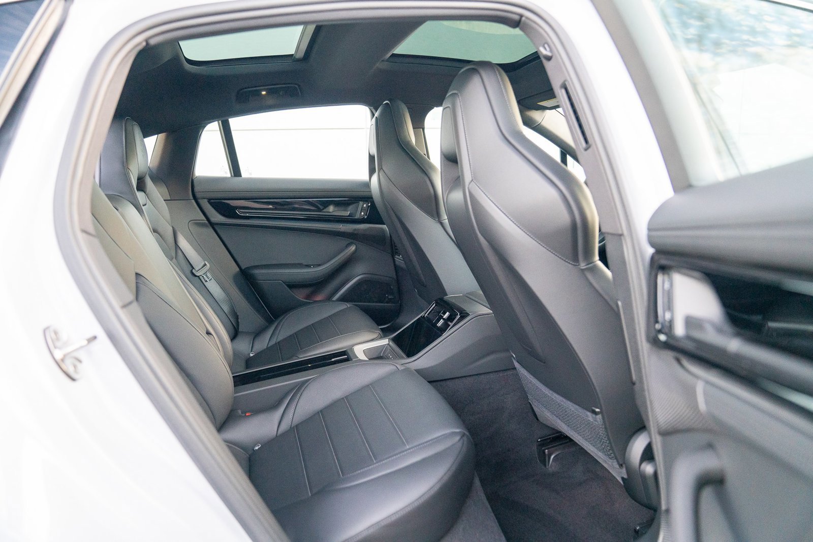 New 2026 Porsche Panamera image 24