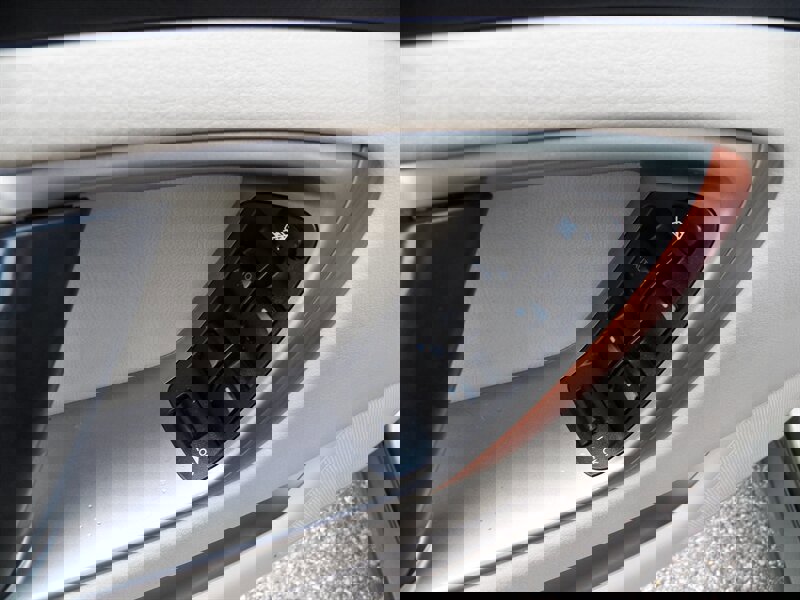 Used 2006 Subaru Outback 2.5i Limited image 17