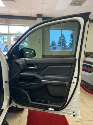 Used 2024 Toyota Tacoma TRD Sport w/ TRD Sport Upgrade Package image 10