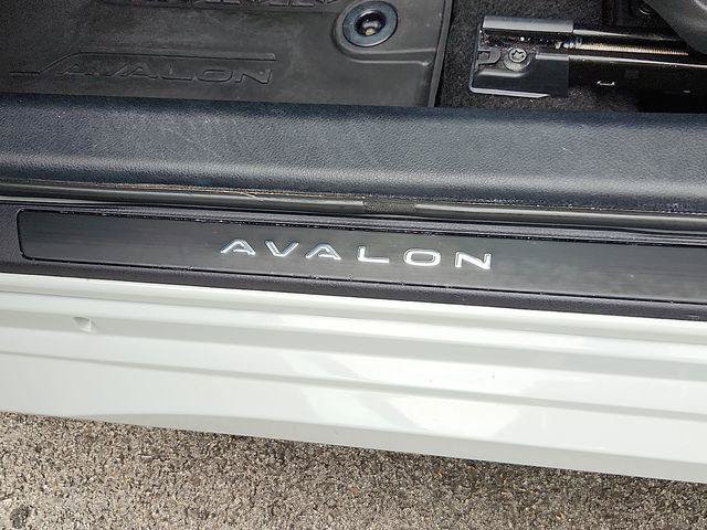 Certified 2022 Toyota Avalon Limited w/ Advanced Safety Package FWD image 15