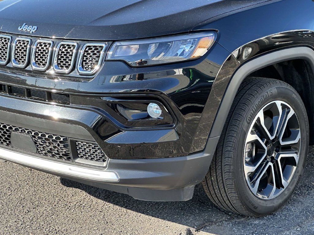 Used 2024 Jeep Compass Limited AWD/4WD image 8