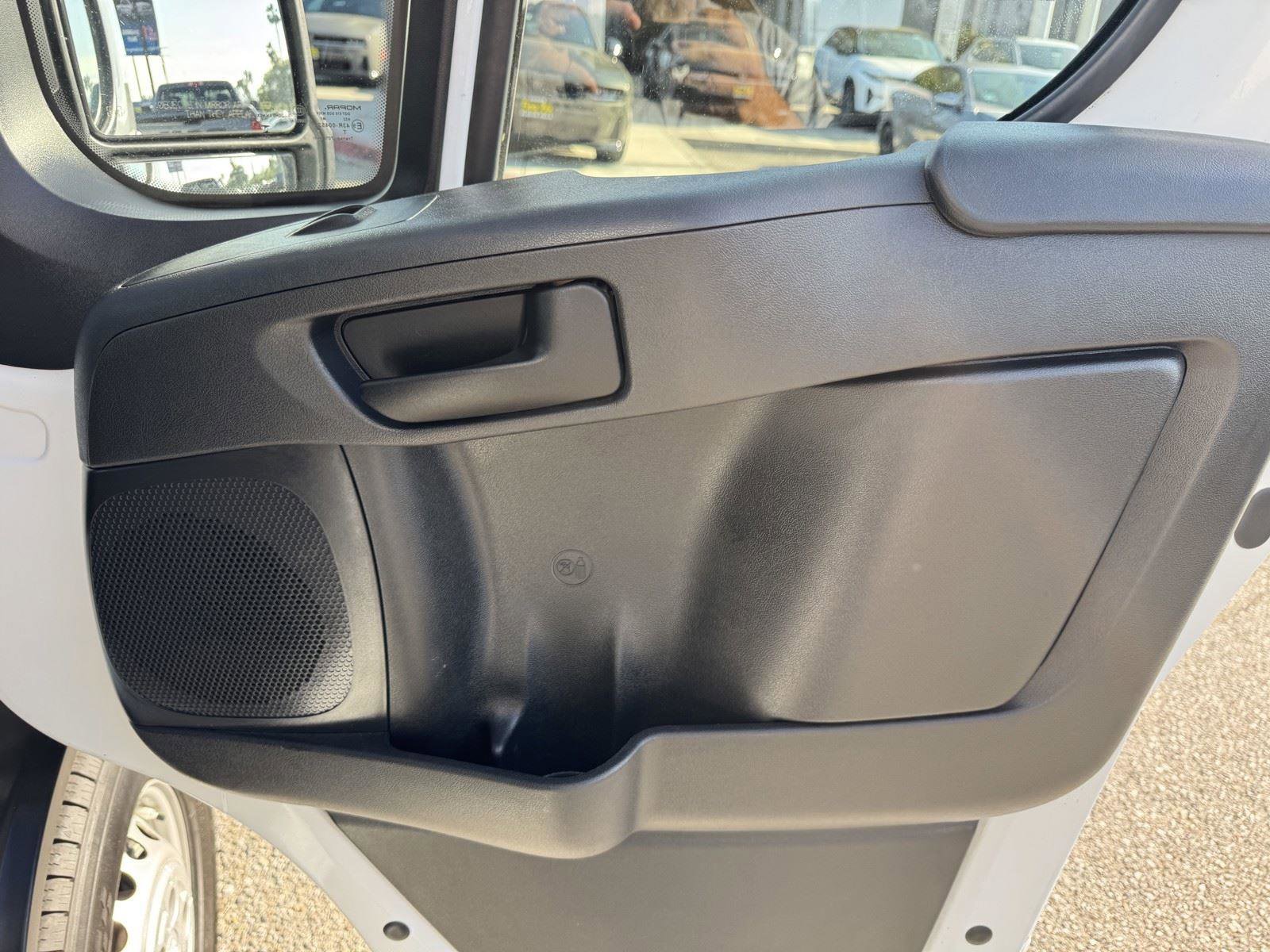 Used 2025 RAM ProMaster 2500 w/ Convenience Group image 10