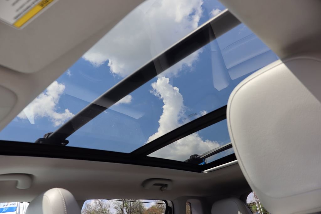 Used 2017 Jeep Compass Limited w/ Navigation Group AWD/4WD image 20