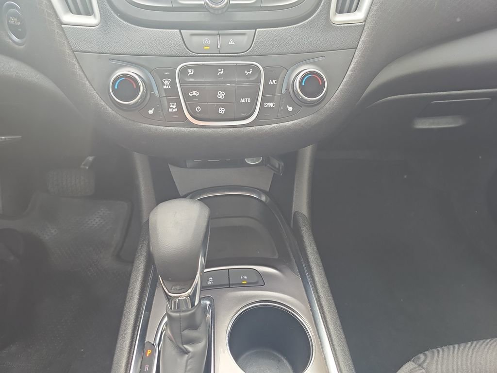 Used 2024 Chevrolet Malibu LT FWD image 15