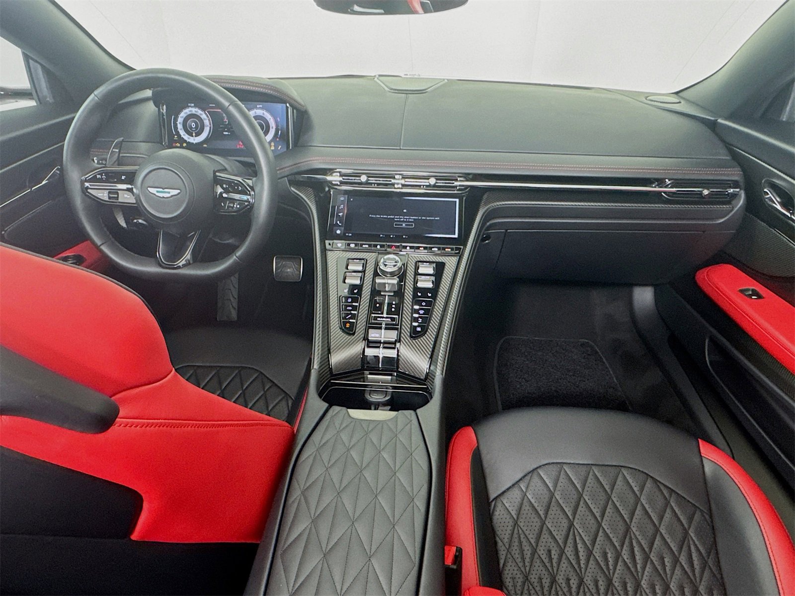 Used 2025 Aston Martin DB12 Convertible image 21