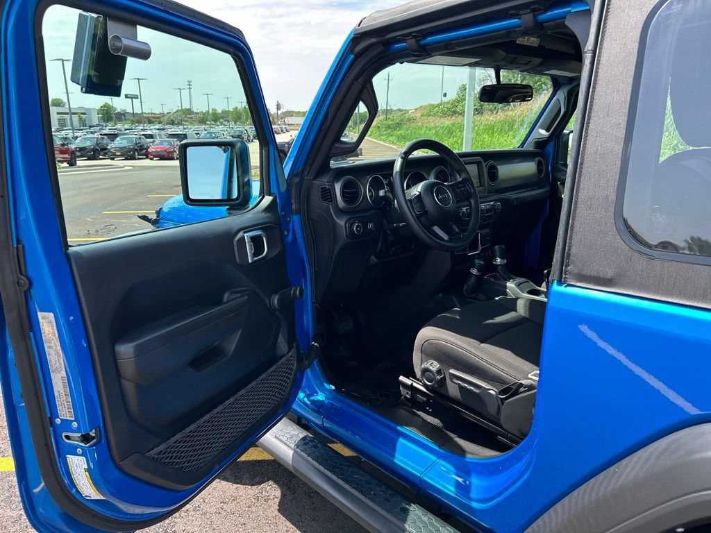 Used 2023 Jeep Wrangler Sport AWD/4WD image 10