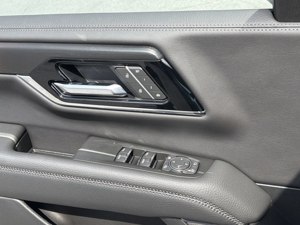New 2026 GMC Yukon Denali w/ LPO, Floor Liner Package RWD image 14
