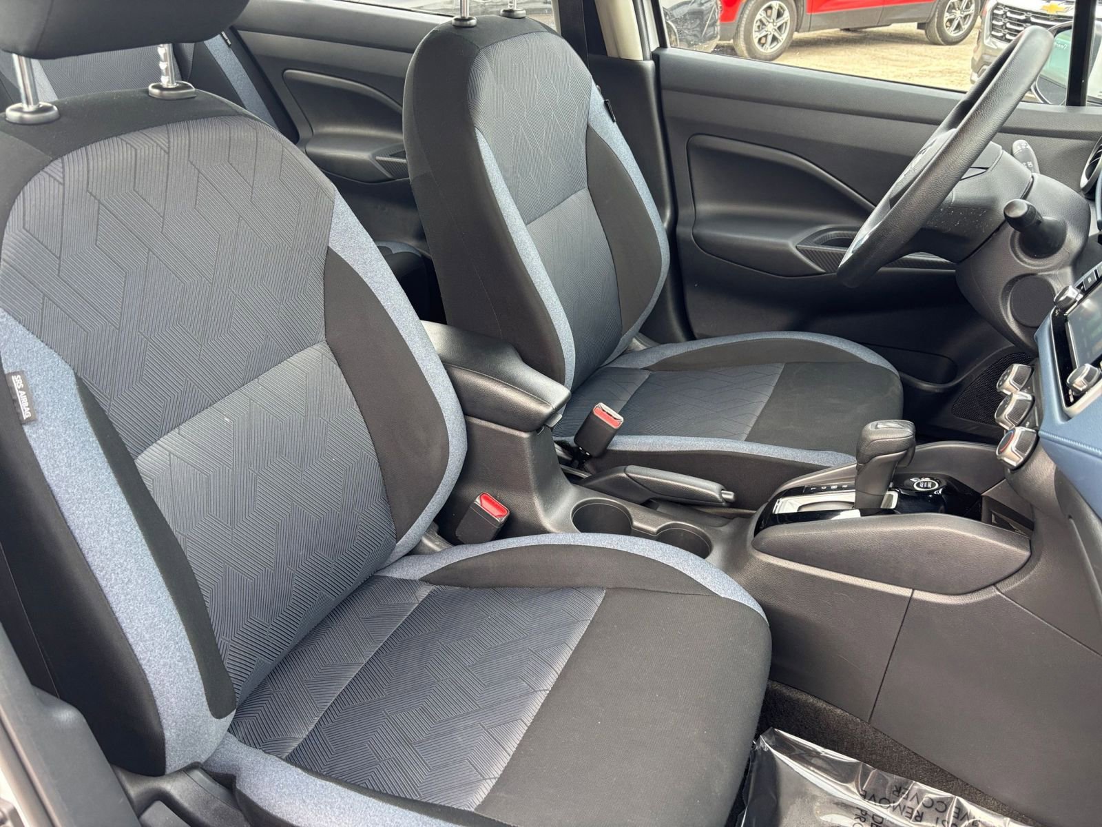 Used 2025 Nissan Versa SV FWD image 34