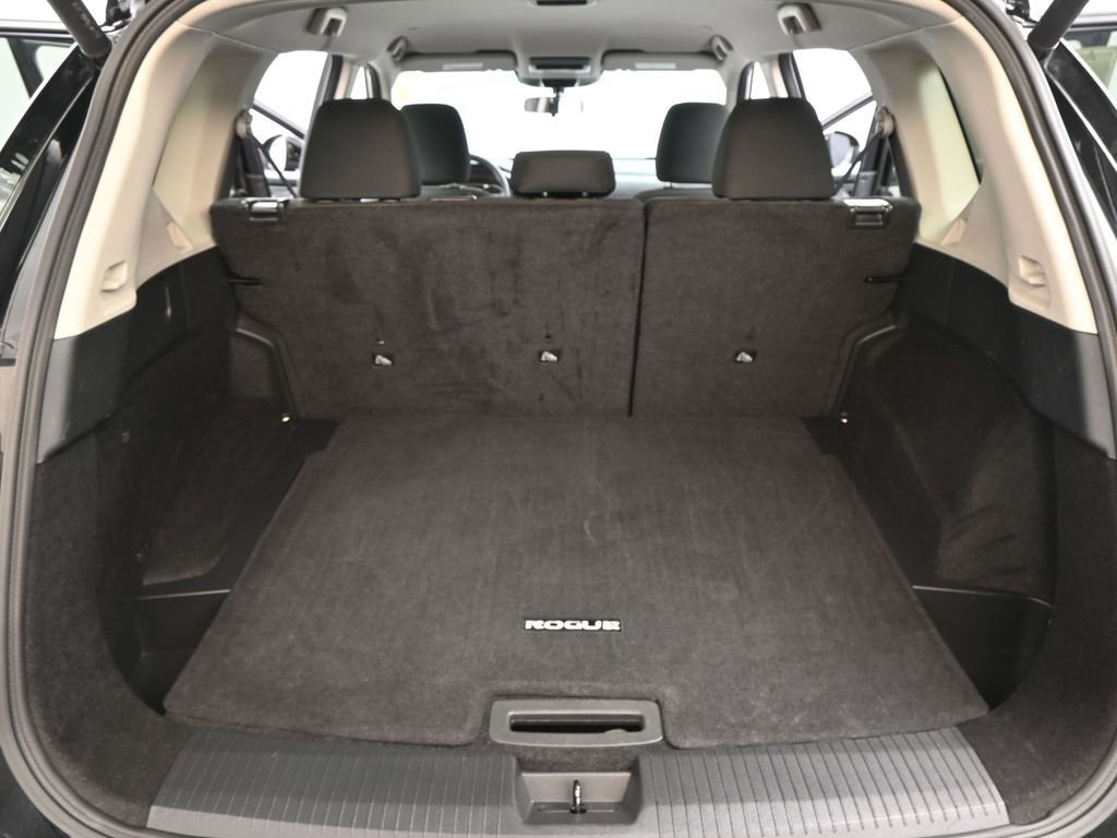 Used 2024 Nissan Rogue SV image 18