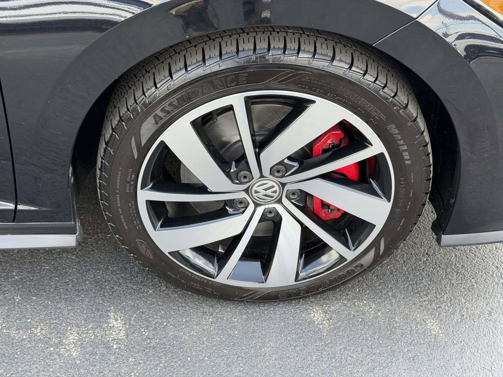 Used 2019 Volkswagen Jetta GLI image 9