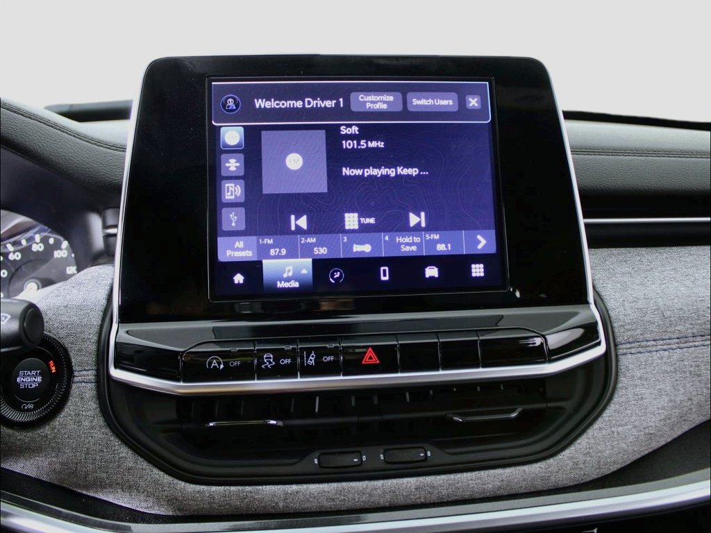 New 2025 Jeep Compass Latitude AWD/4WD image 21