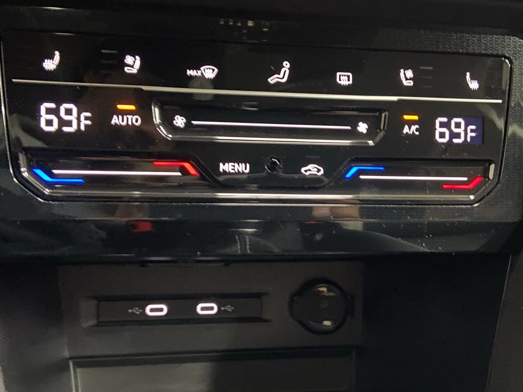 New 2026 Volkswagen Taos SEL AWD/4WD image 13