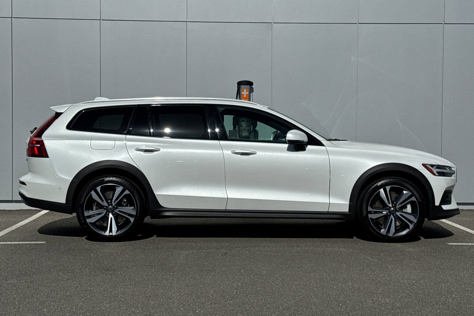 Certified 2026 Volvo V60 B5 Cross Country Plus w/ Climate Package image 6