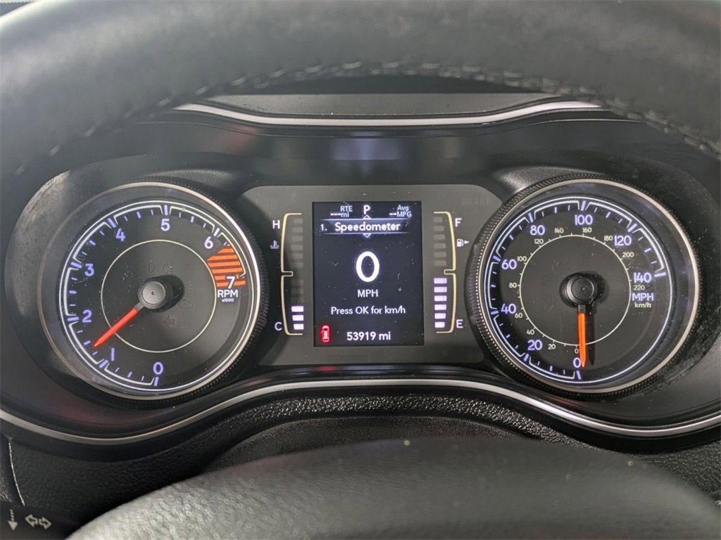 Certified 2019 Jeep Cherokee Latitude Plus w/ Comfort/Convenience Group image 16