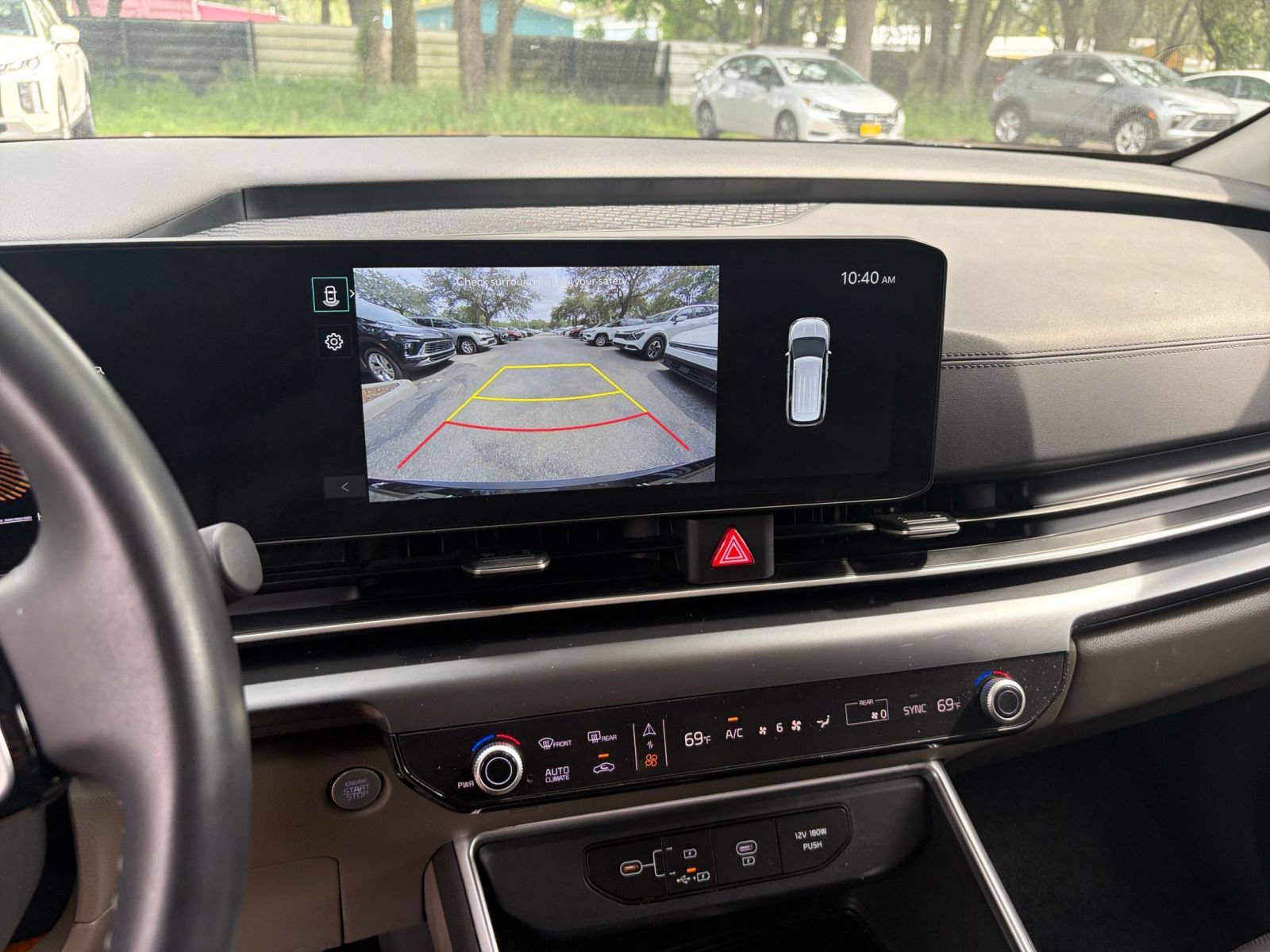 Used 2026 Kia Carnival FWD image 16