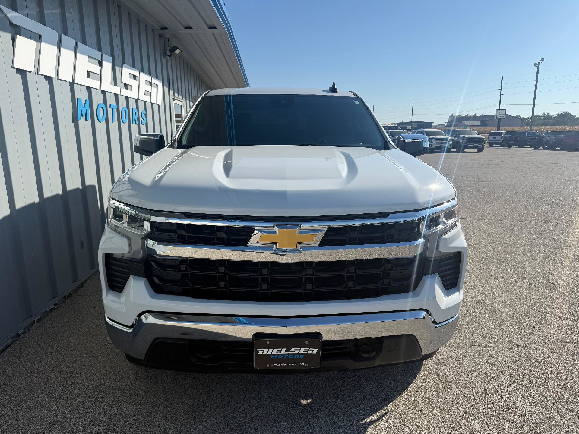 Used 2024 Chevrolet Silverado 1500 LT AWD/4WD image 3