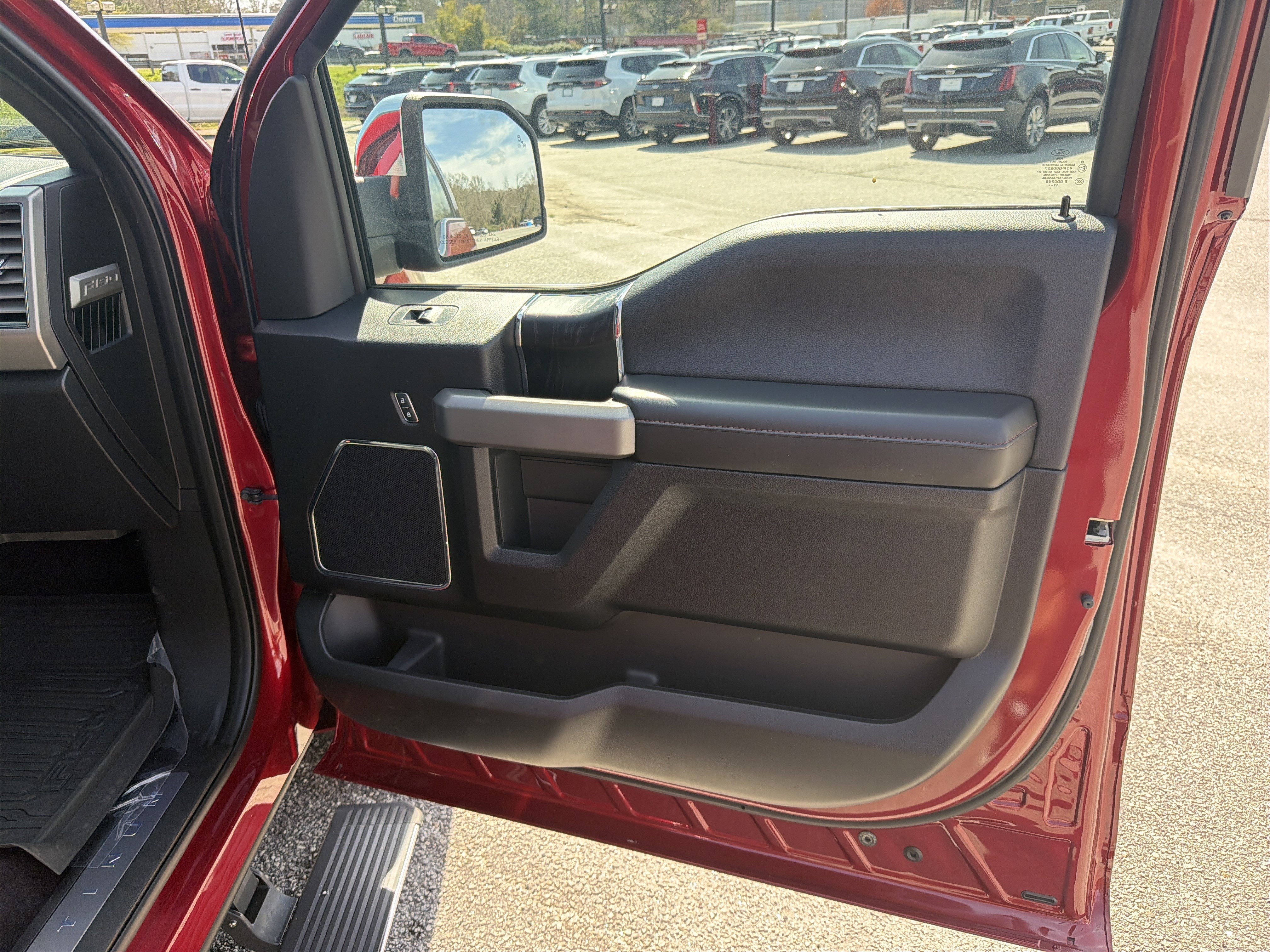 Used 2018 Ford F150 Platinum w/ Equipment Group 701A Luxury image 18