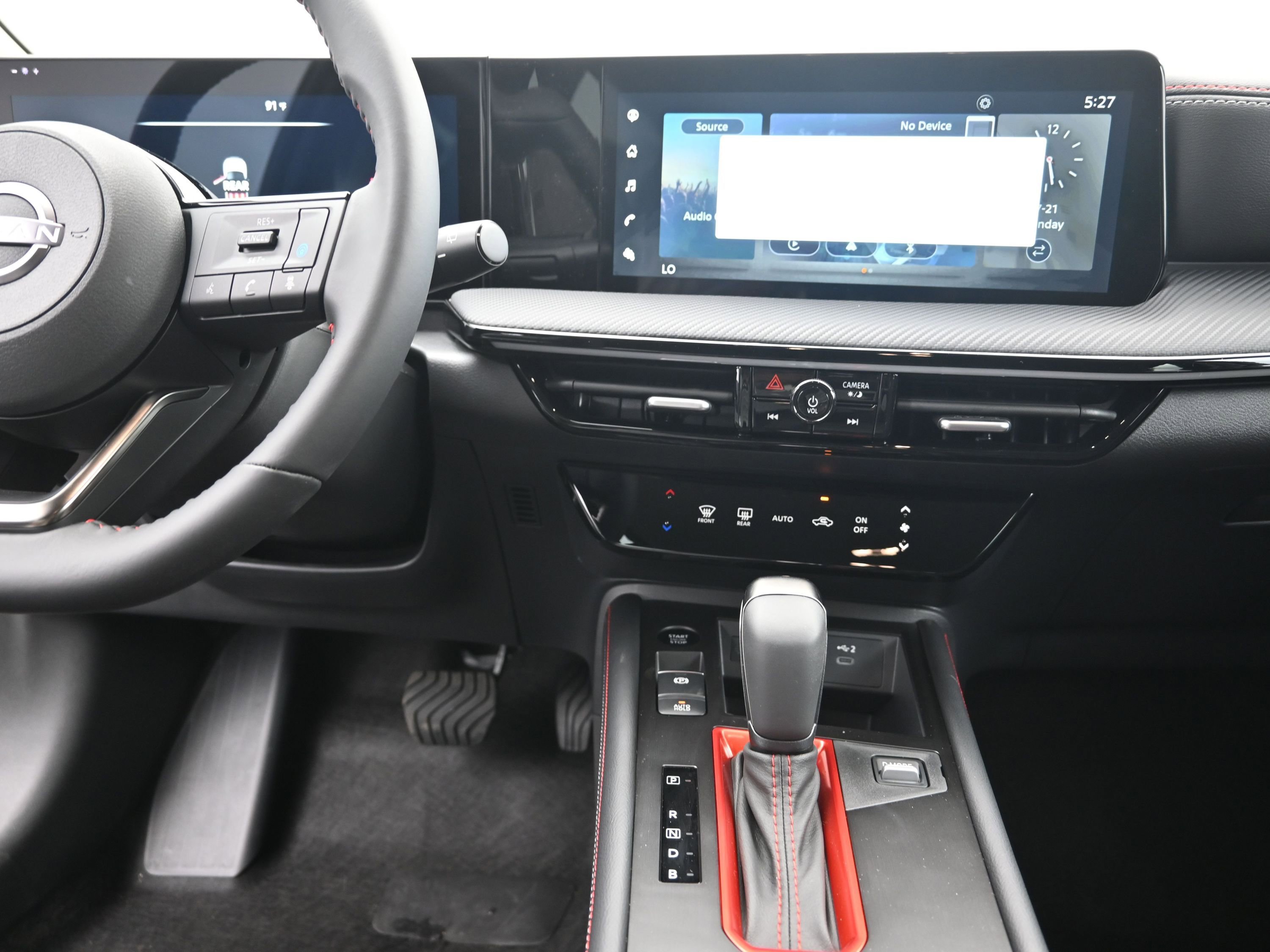 New 2025 Nissan Kicks SR image 24