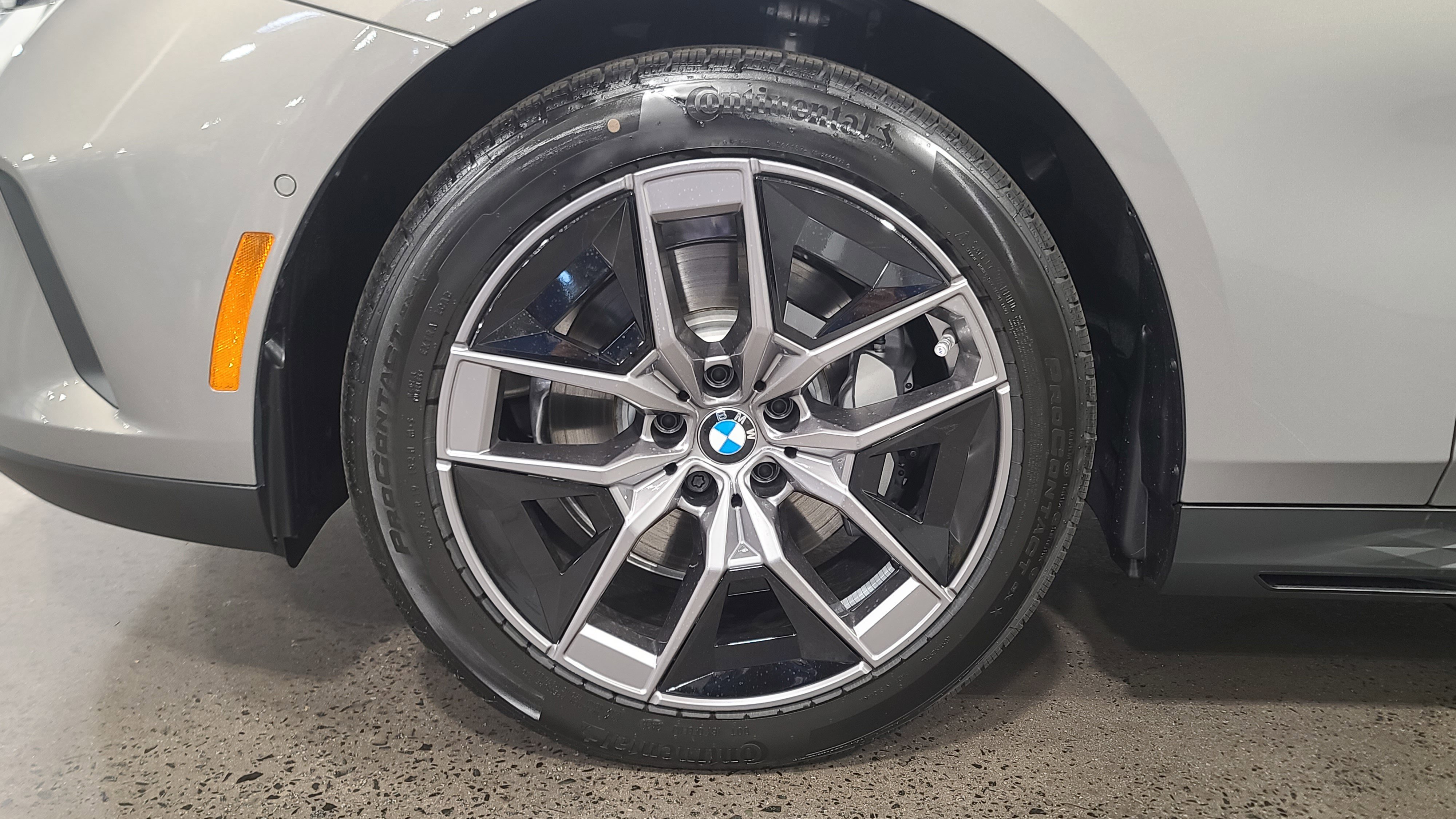 New 2026 BMW 530i xDrive w/ Premium Package image 10