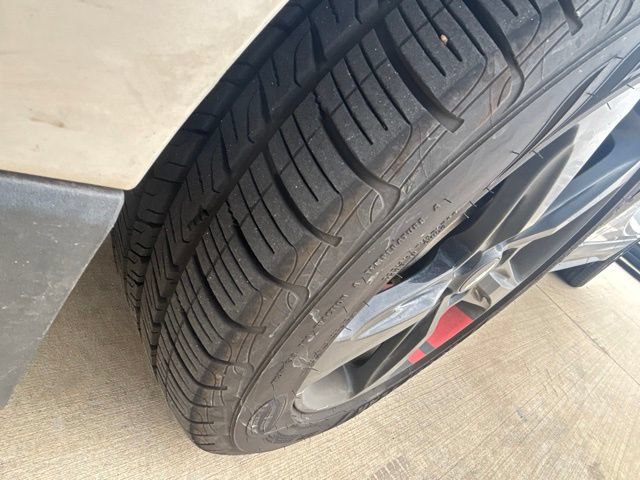 Used 2018 Chevrolet Equinox LT FWD image 6