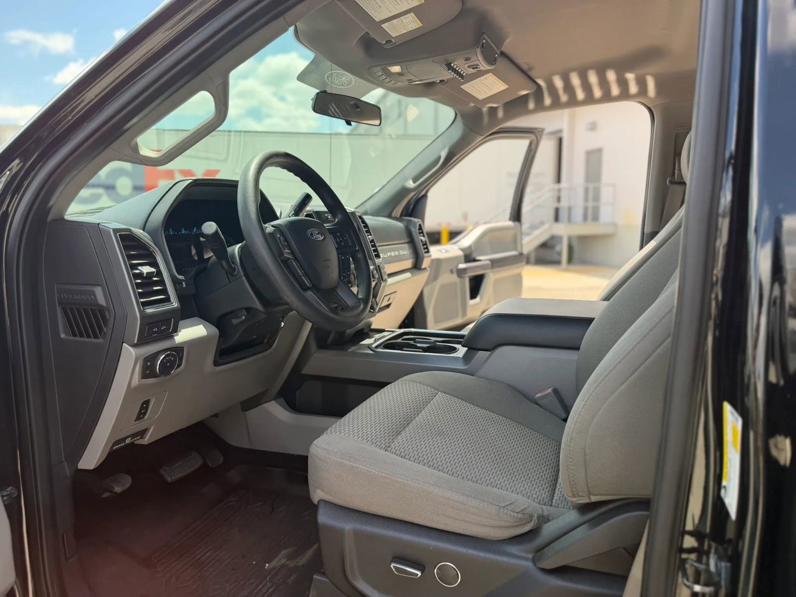 Used 2019 Ford F250 XLT w/ XLT Premium Package AWD/4WD image 21