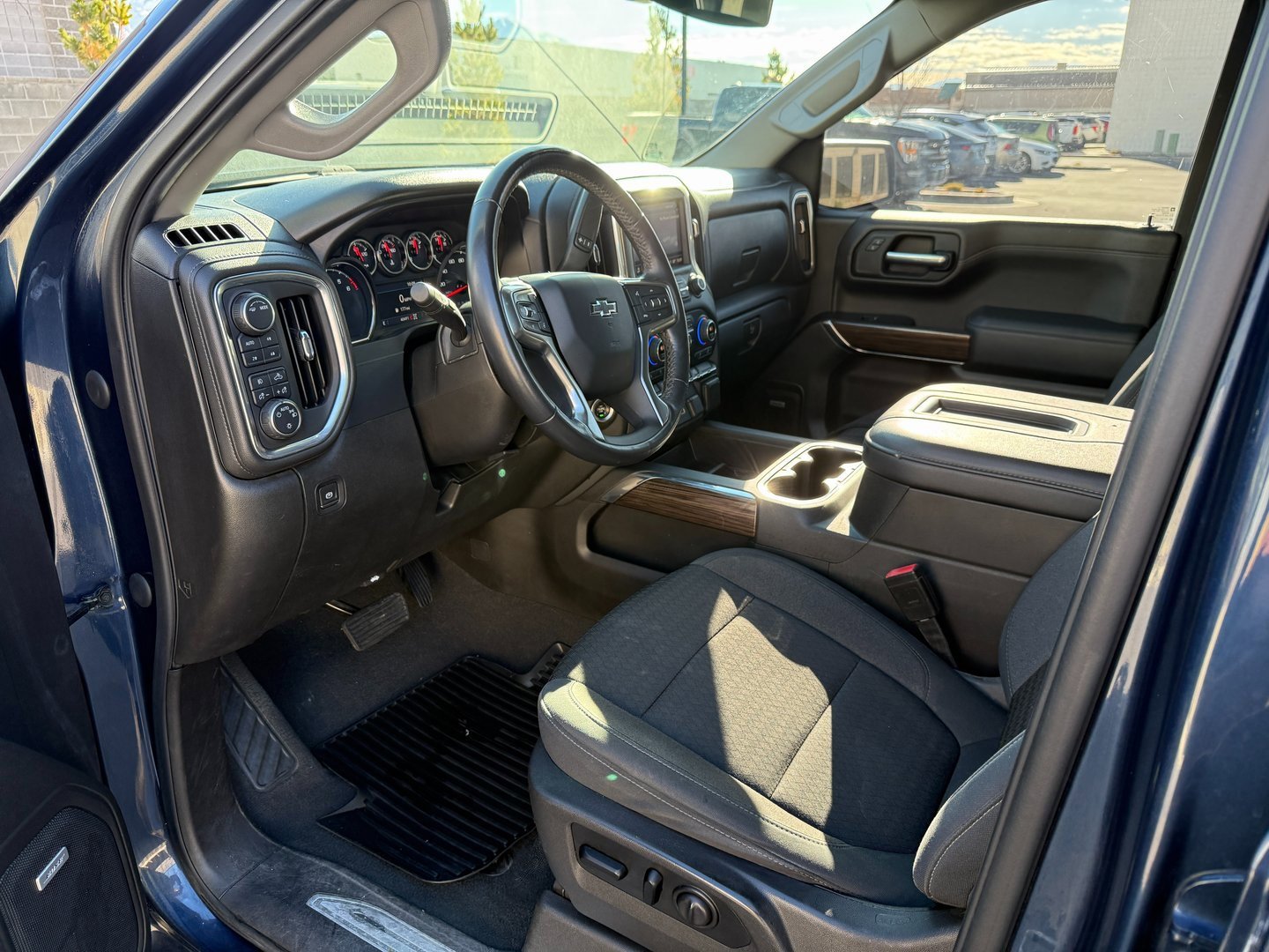 Used 2021 Chevrolet Silverado 1500 LT Trail Boss w/ Convenience Package II image 10