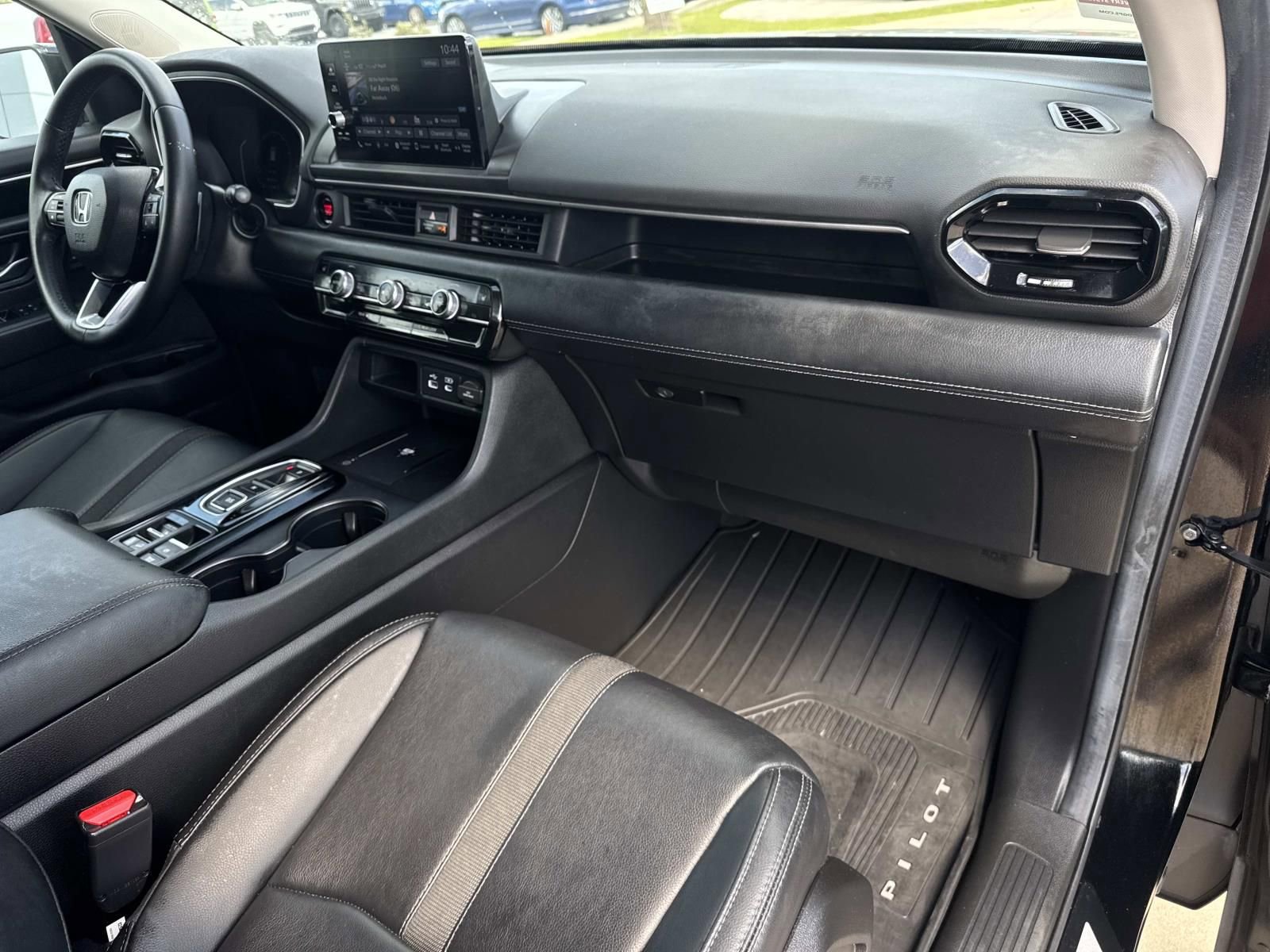 Used 2025 Honda Pilot EX-L image 11