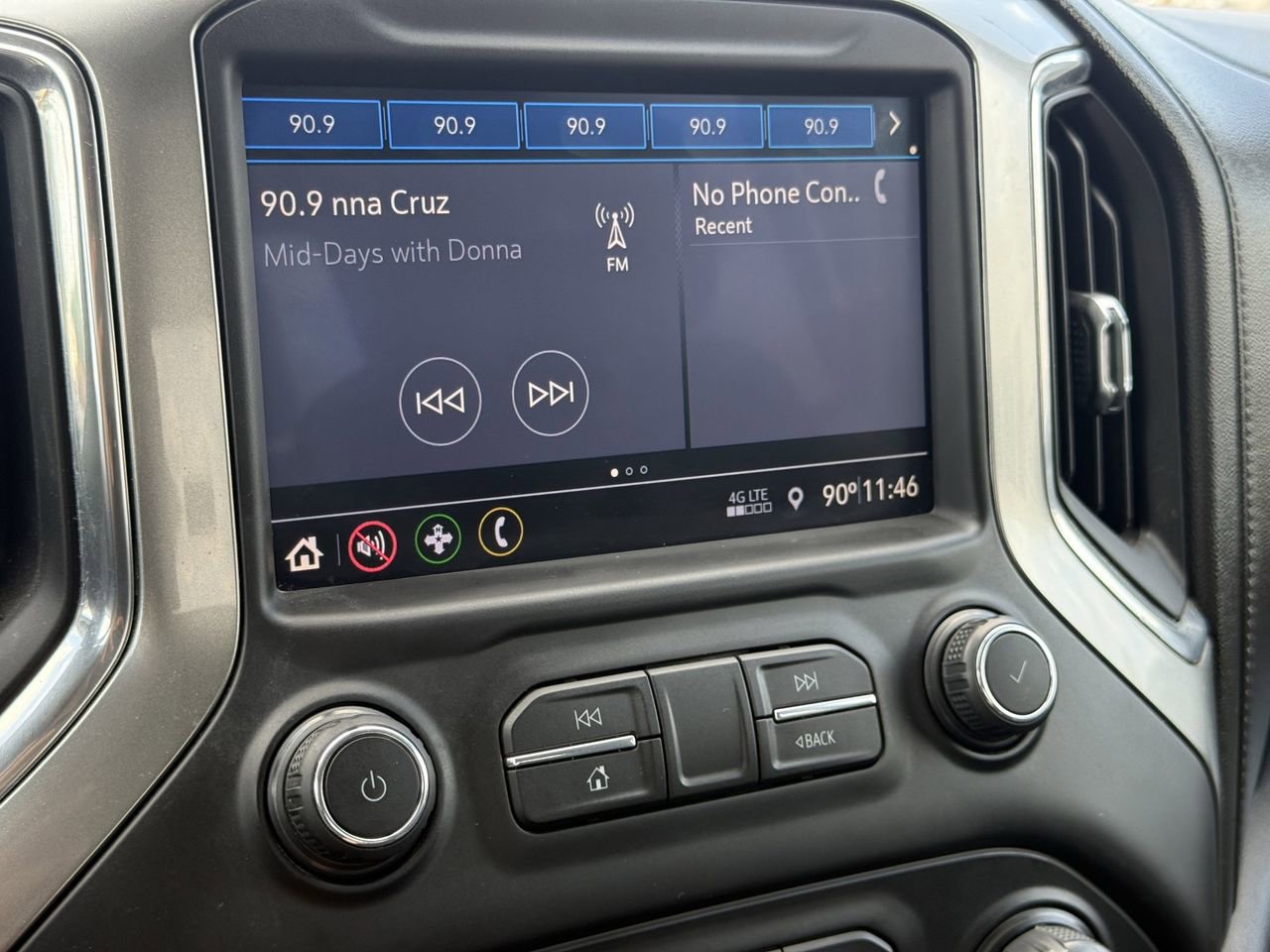 Used 2019 Chevrolet Silverado 1500 LT Trail Boss AWD/4WD image 18