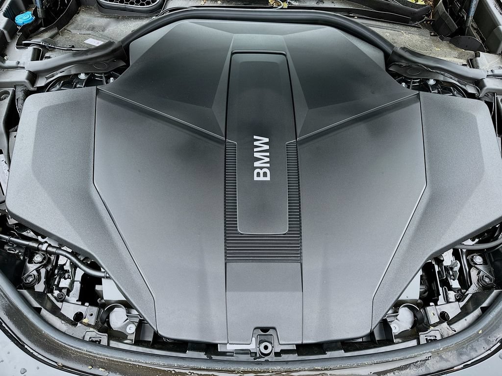 New 2026 BMW i7 xDrive60 w/ Premium Package AWD/4WD image 33