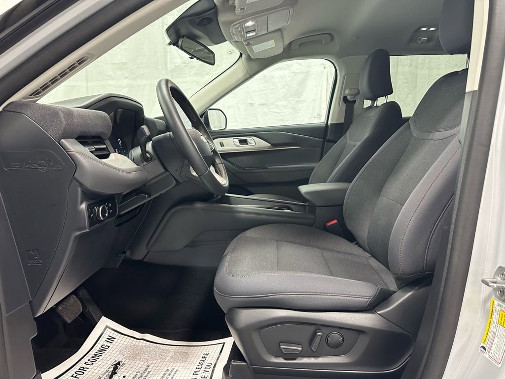 Used 2025 Ford Explorer Active image 14