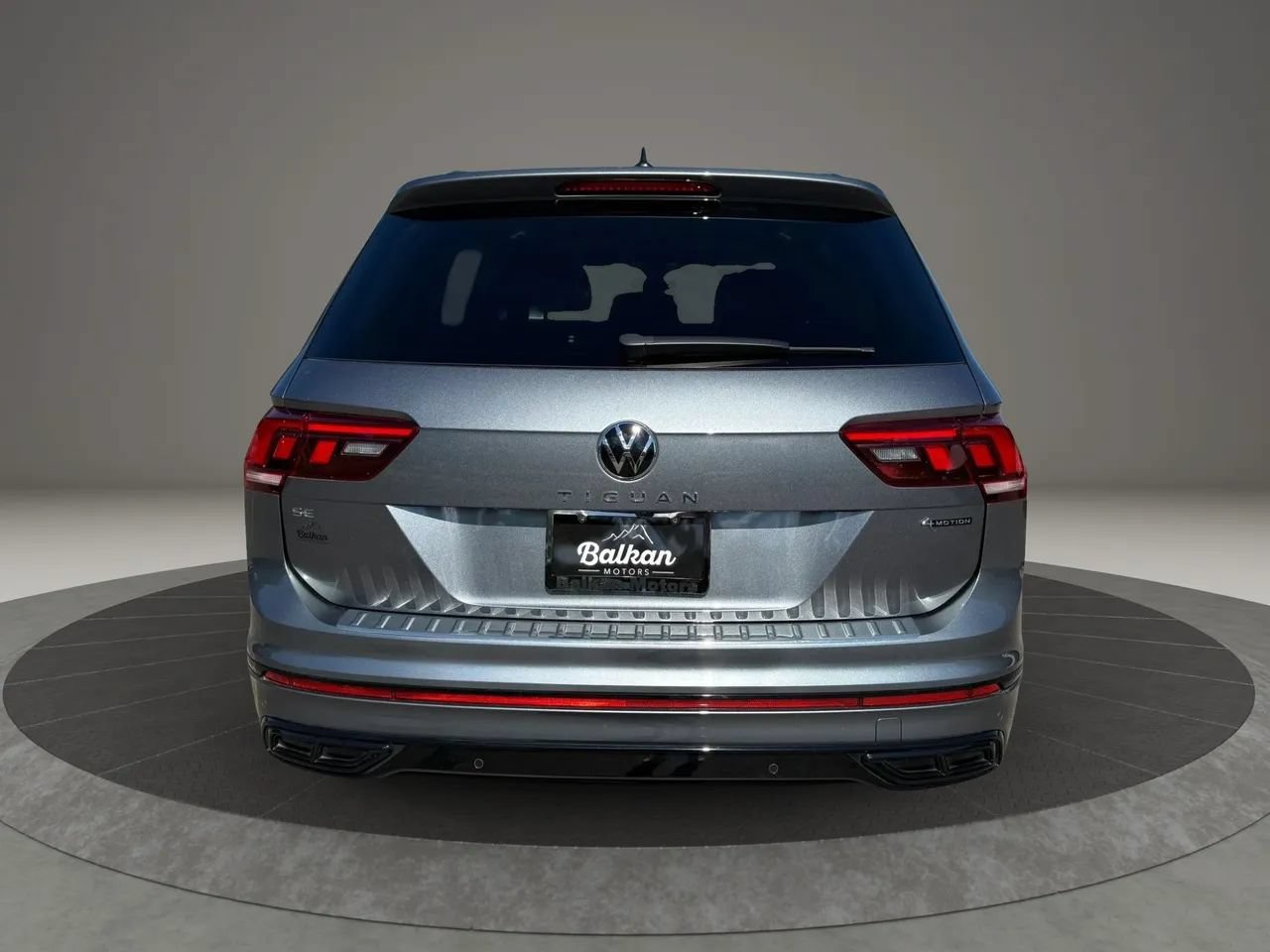 Used 2022 Volkswagen Tiguan SE R-Line AWD/4WD image 7