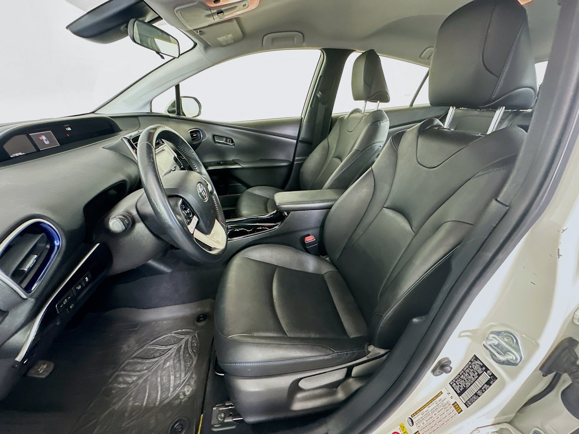 Used 2017 Toyota Prius Three Touring FWD image 13