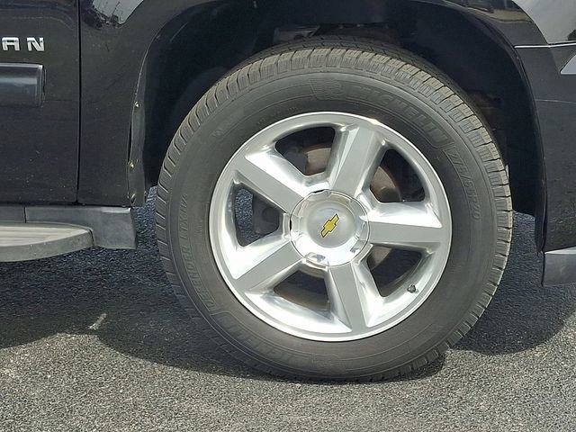 Used 2013 Chevrolet Suburban LT w/ Luxury Package image 8