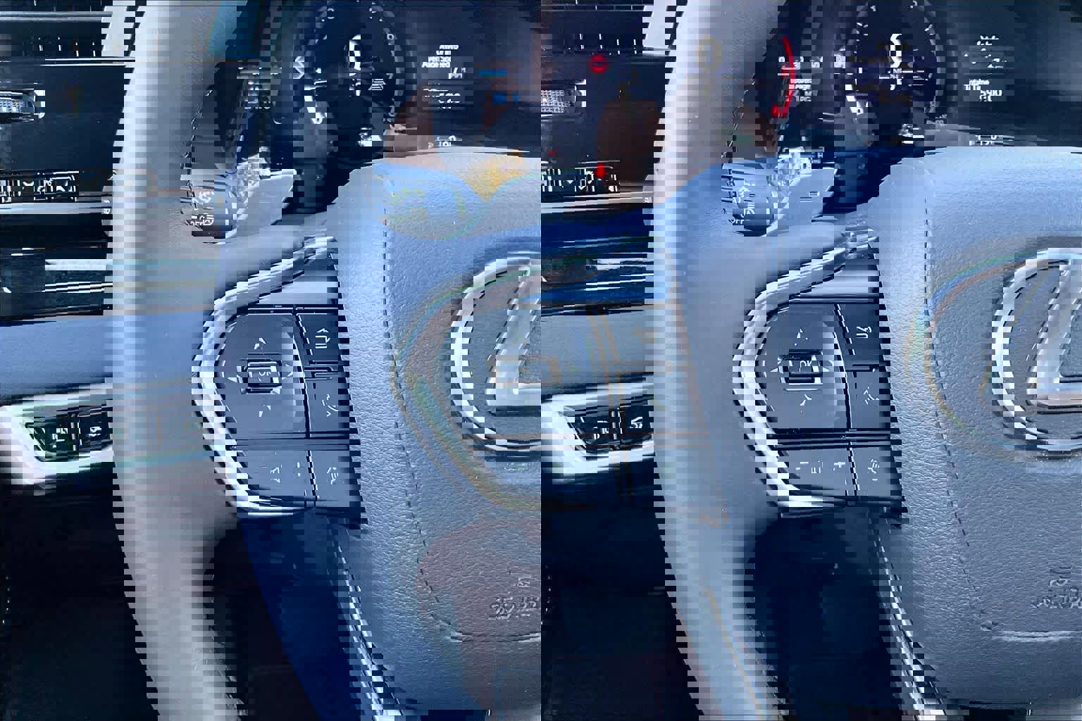 Used 2025 Lexus RX 350 FWD w/ Technology Package image 21