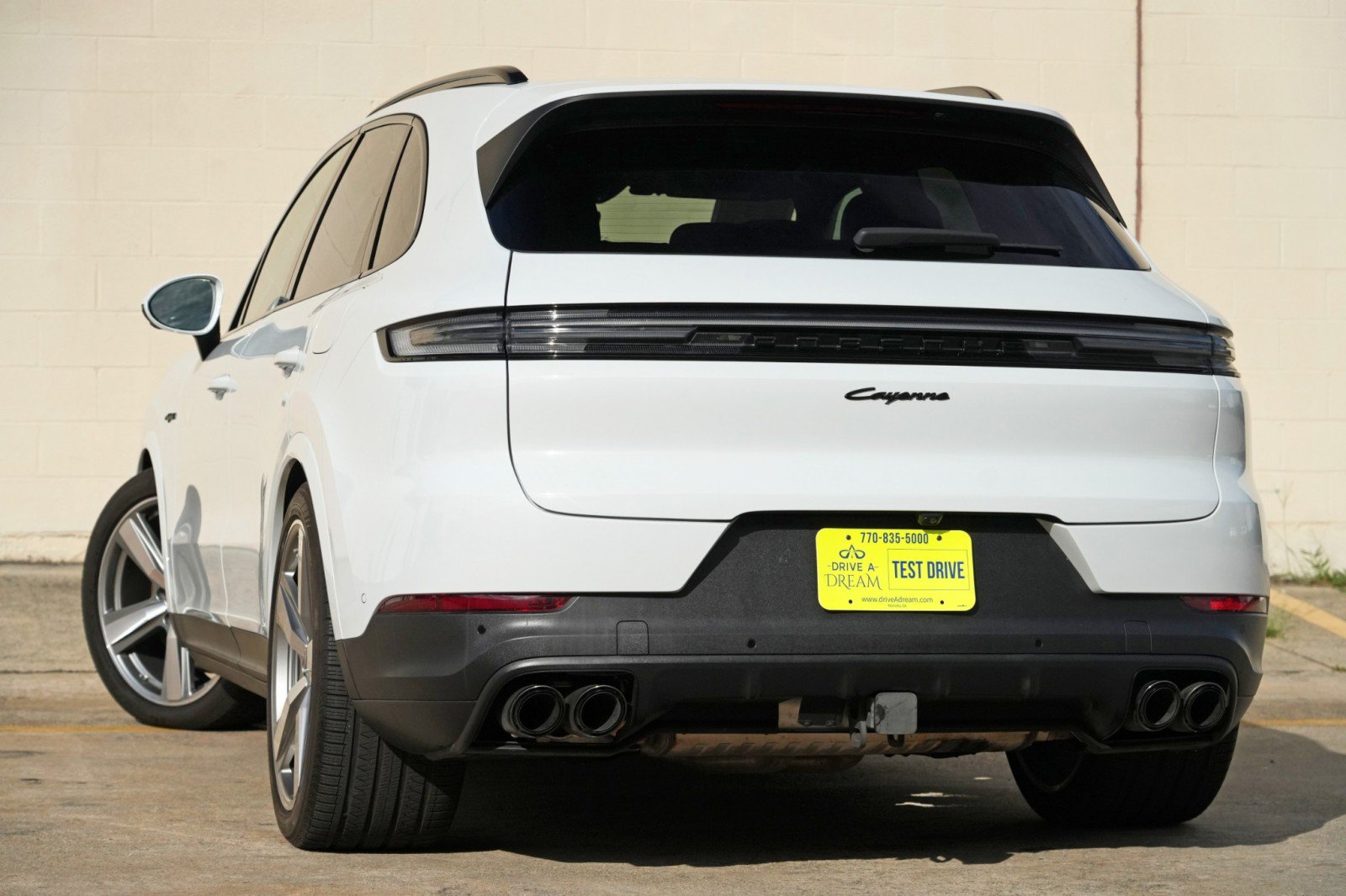 Used 2024 Porsche Cayenne AWD/4WD image 6
