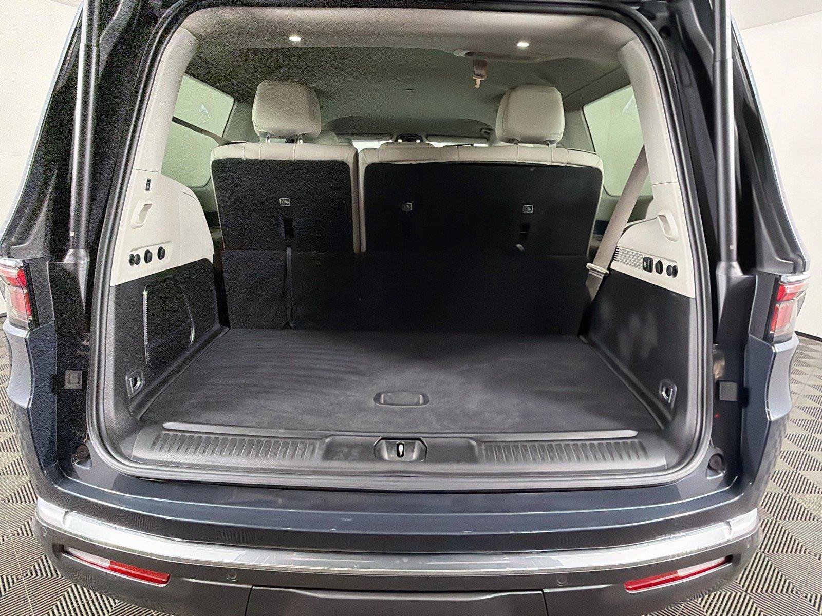 Used 2022 Jeep Wagoneer Series I AWD/4WD image 14