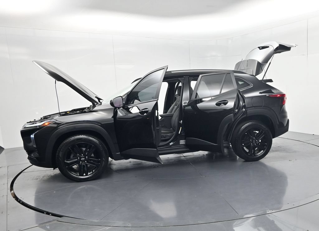 Used 2024 Chevrolet Trax ACTIV w/ Sunroof Package FWD image 60