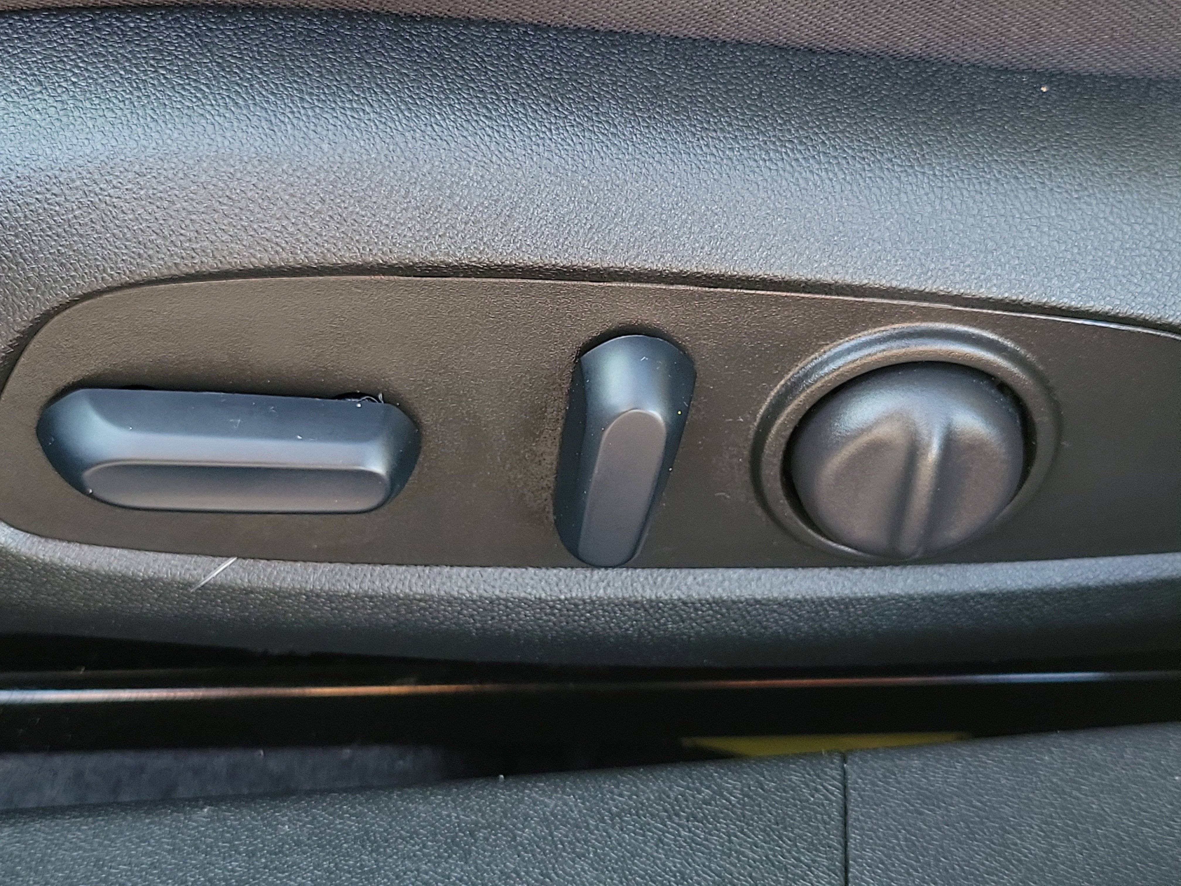 Used 2023 Chevrolet Malibu LT FWD image 18