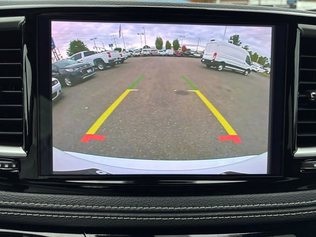 Used 2024 Chrysler Pacifica Touring image 20